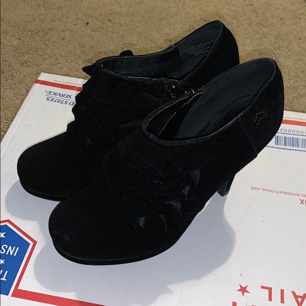 Black suede heels